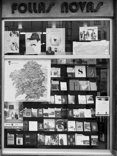 Librería Follas Novas